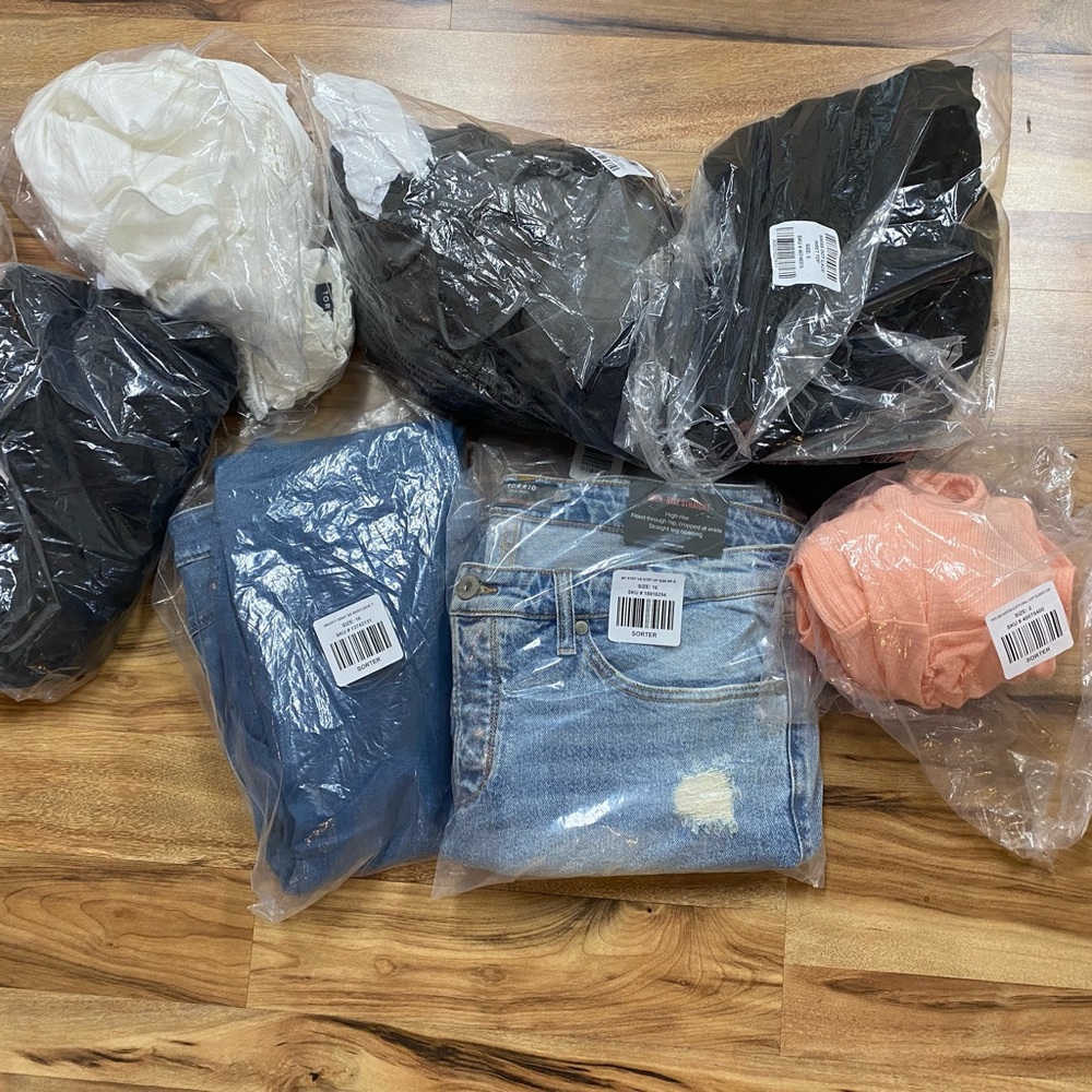 9pc NWT TORRID LOT!
3 Jeans SZ 16, 
6 TOPS! Sz 1/2